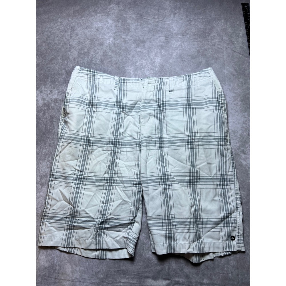 Quiksilver Plaid Walking Shorts Mens 38 White Gray Embroidered Logo Casual Surf
